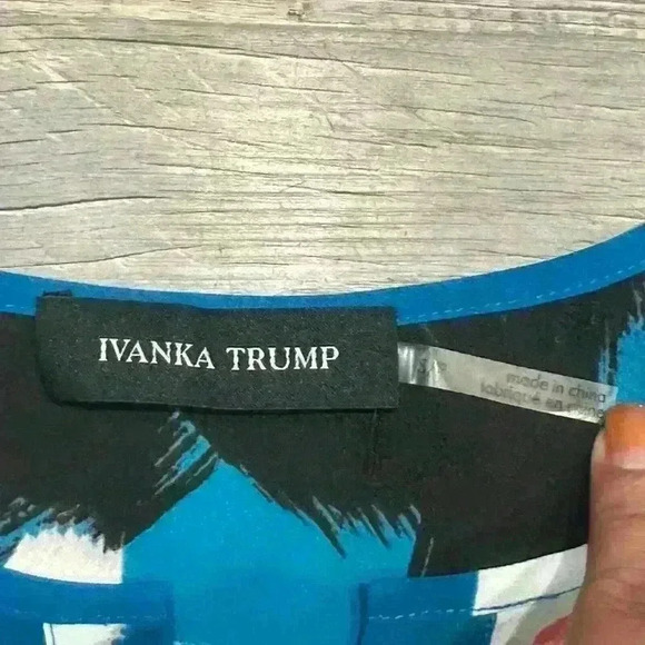 Ivanka Trump Women's Blouse Blue Floral Size S/P Short Sleeve Casual Cottagecore - Picture 5 of 9